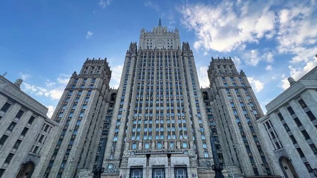 В МИД РФ отреагировали на заявление Вучича о ревизии военных сделок Сербии.