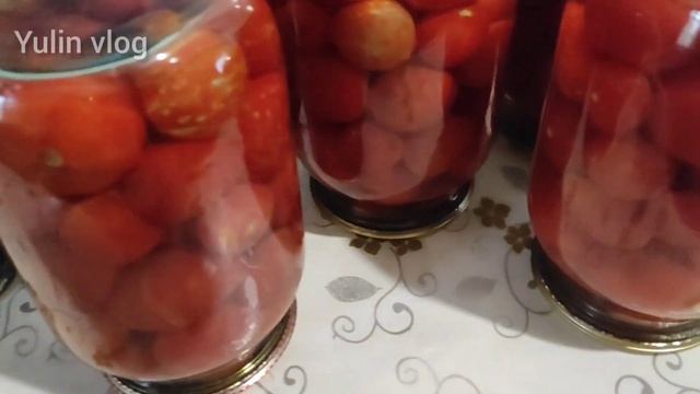 СОБИРАЕМ УРОЖАЙ ОГУРЦОВ И ПОМИДОРОВ🍅