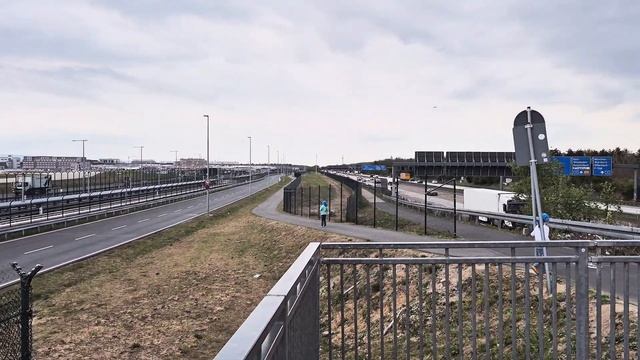 Самый большой аэропорт в Европе/Самолётная посадка ка
