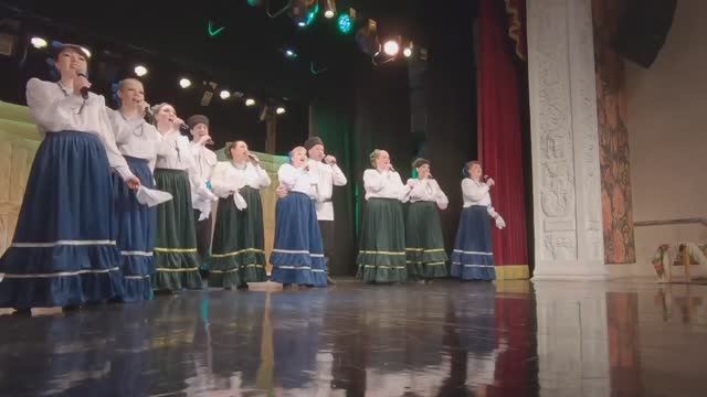 ПО УЗЕНЬКОЙ ДОРОЖКЕ - ЛАЗУРИЦА