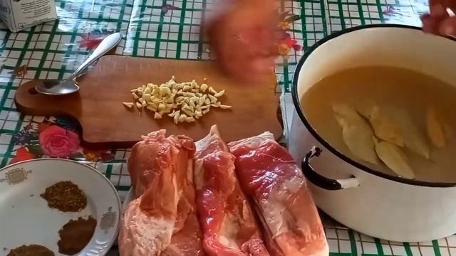 БУДУ КОПТИТЬ САЛО К ПАСХЕ