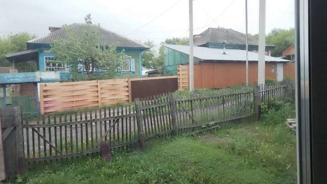 Погода испортилась, занимаюсь домашними делами.