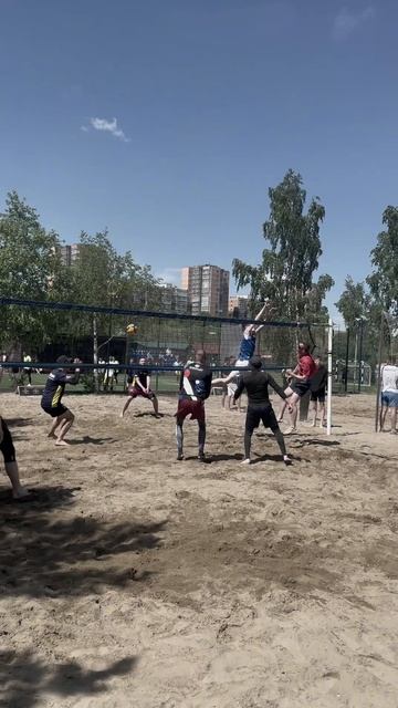 Нападение в парковом волейболе 😇 #teammedvedev #volleyball #volley #mikasa #sport