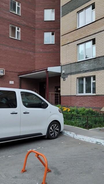 Пар из люка. Кипяток в колодцах у домов 2 и 4 по улице Нижне-Печерской