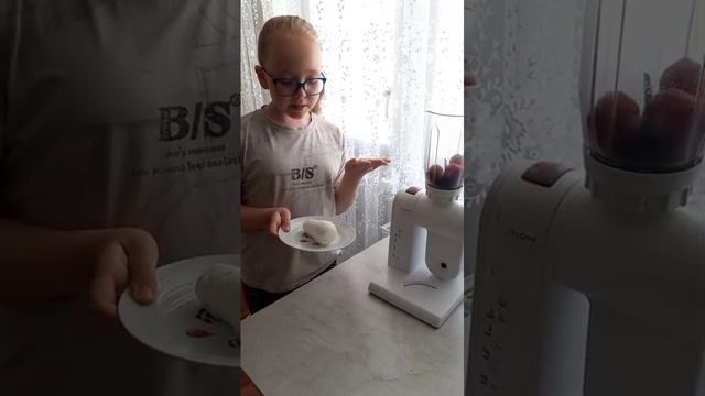 рецепт молочного коктейля с клубникой 🍓
результат 💯