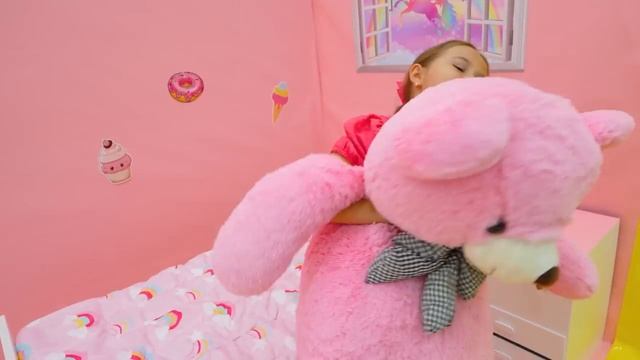 Крис и друзья исследуют секретные комнаты