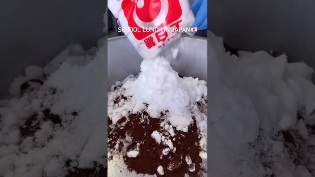 🥡👀 Как ГОТОВЯТ ланч в Японских ШКОЛАХ. В наших школьных СТОЛОВЫХ гораздо ВКУСНЕЕ 💯