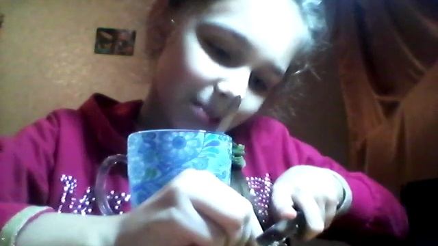 Как сделать коктель из банана без ничево. (Пощи)😋