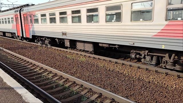 4 июня 2025 г. Электропоезд ЭТ2М-058 Следует с резервом Обухово