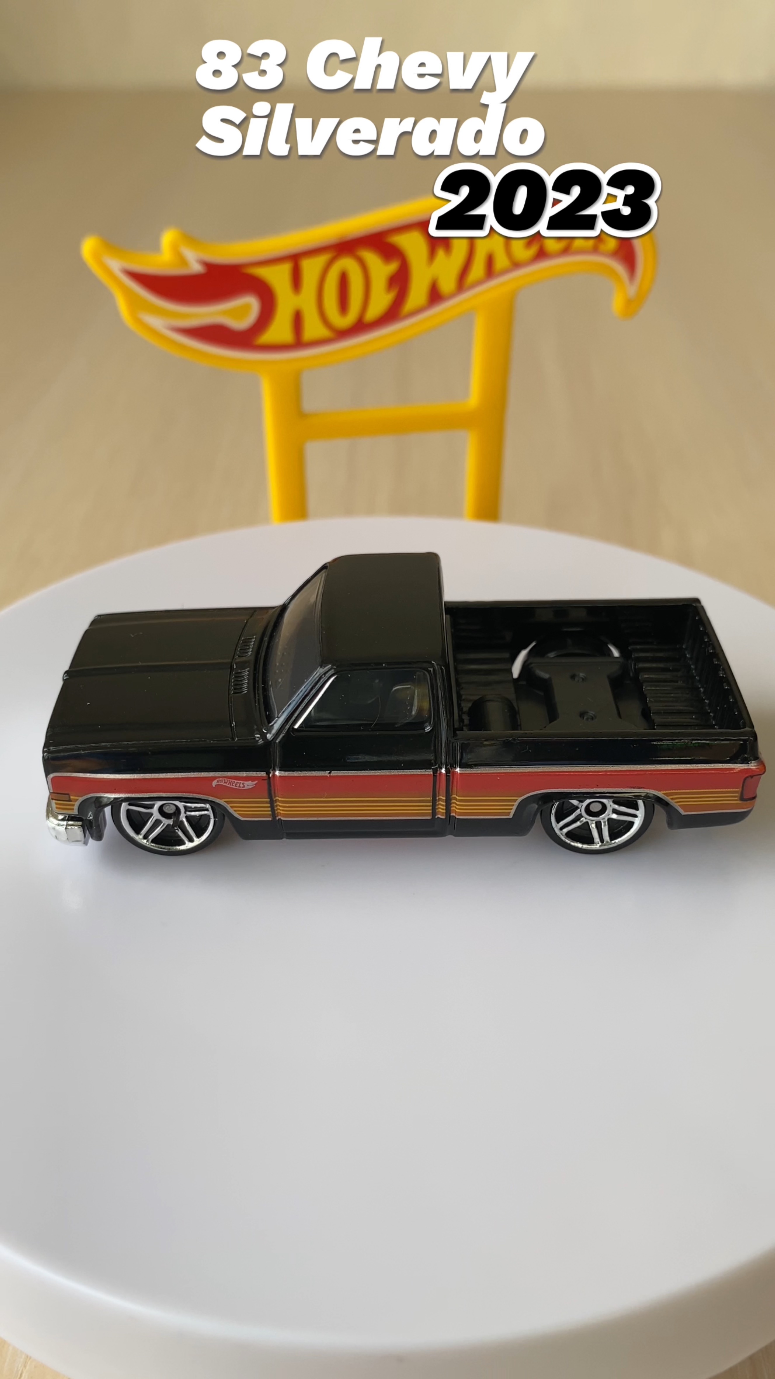 83 Cheuy Silverado 2023 Hot wheels