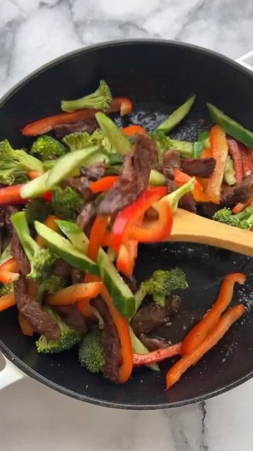 🥩 Говядина с овощами в соевом соусе