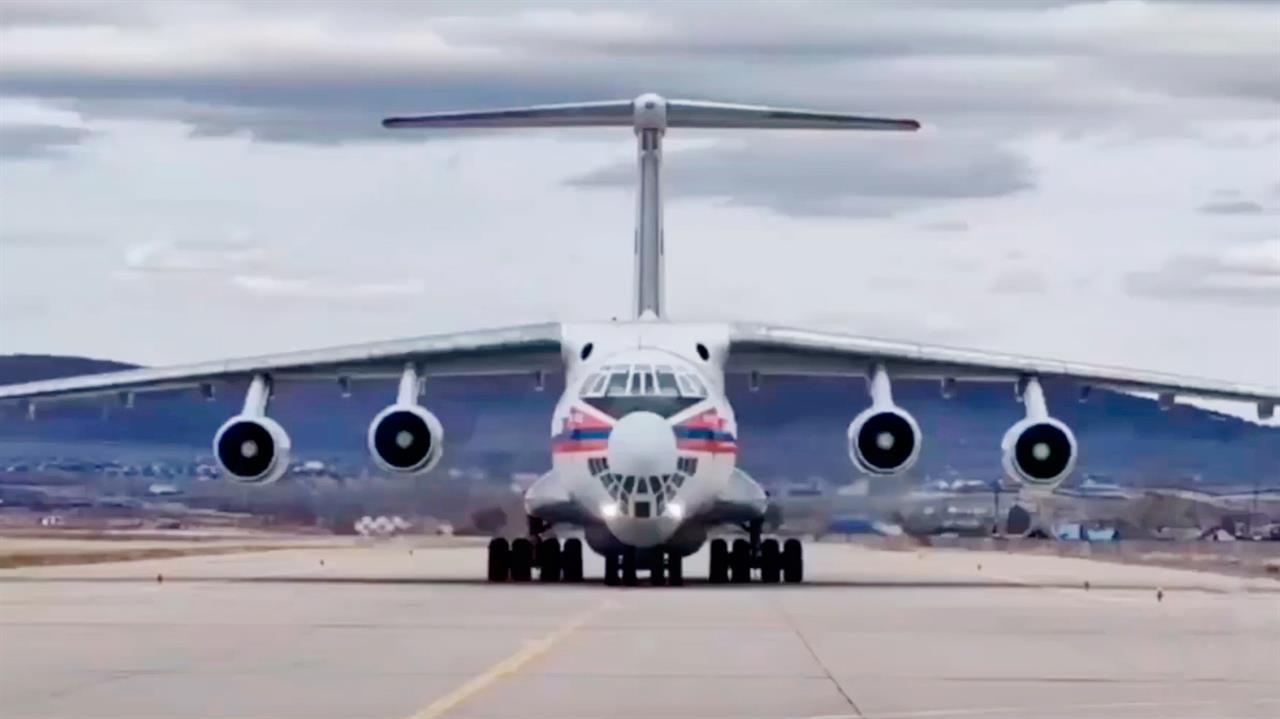 Борьба с огнем: МЧС показало кадры работы авиации в Забайкальском крае