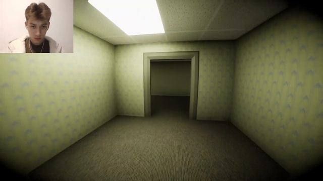 ЖЁЛТЫЕ ГЕНЕРИРУЕМЫЕ СТЕНЫ И ОДИН ЧЕРВЬ 🌰 The Backrooms Game FRE