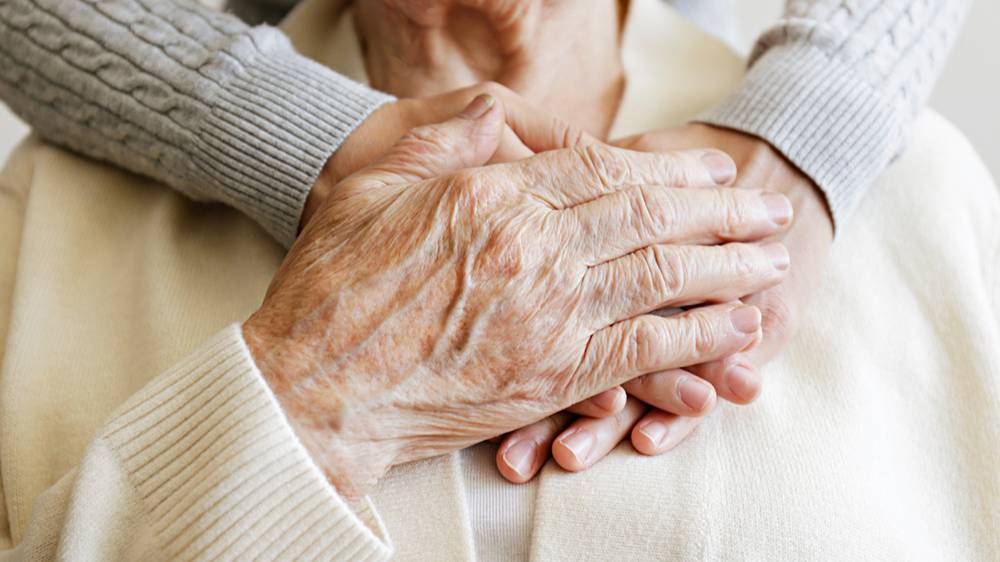 Учитывается ли в стаж период ухода за пожилыми, старше 80 лет?
