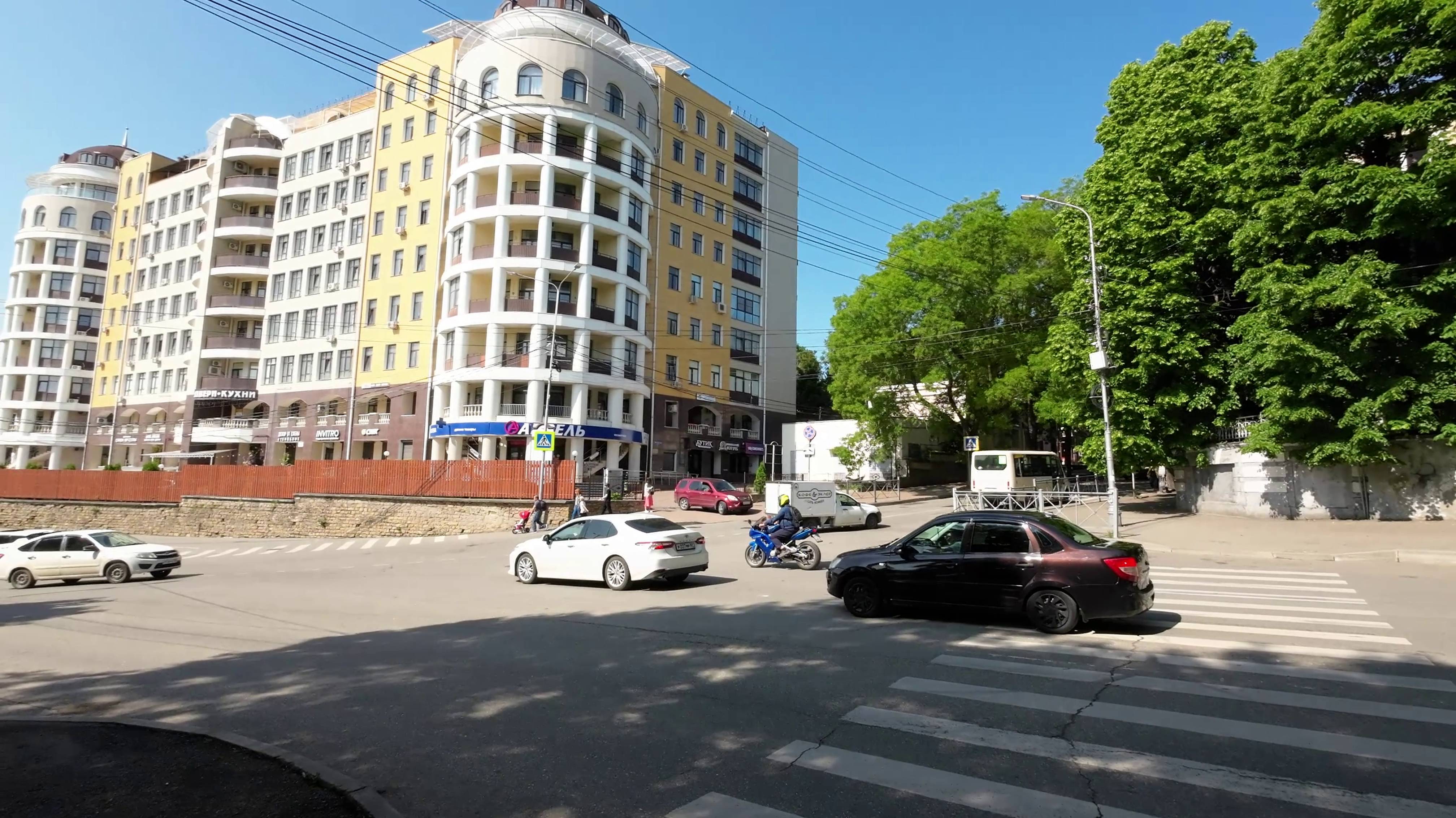Прогулка в Кисловодске по жилым районам на электровелосипеде. 4 июня 2025 г.