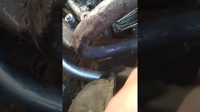 достал сальник не раскалывая мотор
