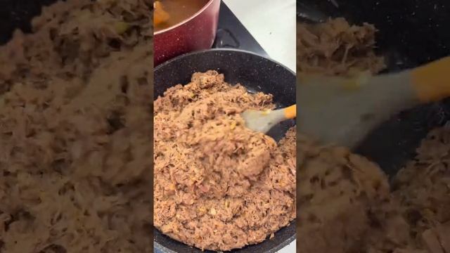 🥯 Пирожки с идеальным универсальным тестом и сочной мясной начинкой
#выпечка #обеды #ужины #закуски