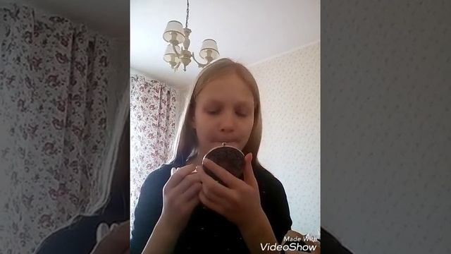 Десятый факт обо мне: люблю носить платья и краситься))