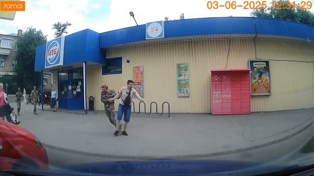🔴Очередной хлопец отправляется на фарш, вместо прогулки с семьёй🔴