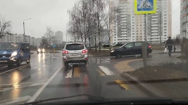 Минск.Авария возле Шаранговича, 52.Дождь со снегом.04.03.24