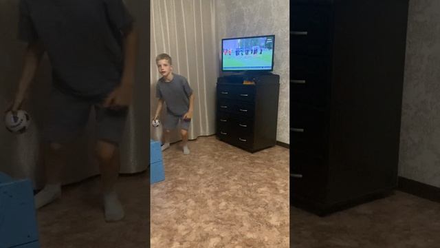 Удары мячом головой