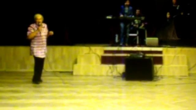 Моя бабушка (1948) поёт Sonny & Cher: Little Man.