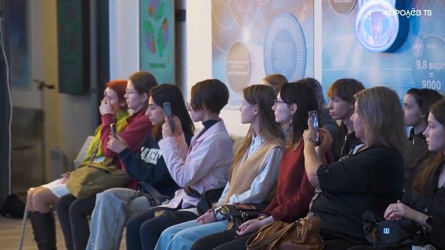 Платья из мешковины: экологический показ мод прошёл в