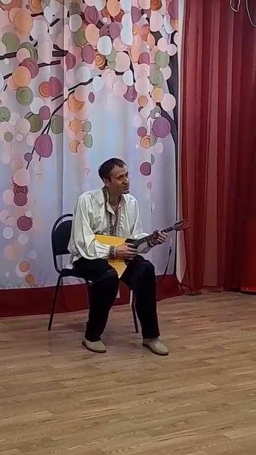 Балалайка -символ РУССКОЙ культуры радует ребят в детском саду
