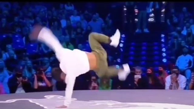 Когда кот танцует лучше.