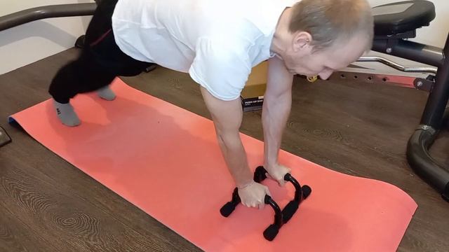 ОТЖИМАНИЯ НА УПОРАХ. Домашняя тренировка