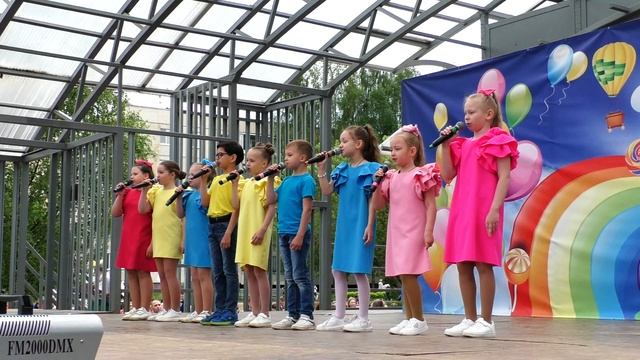 Студия эстрадной песни "Мелодия" (Младшая группа) г. Тихвин