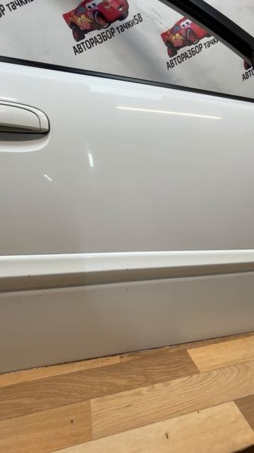 F966 Передняя правая дверь