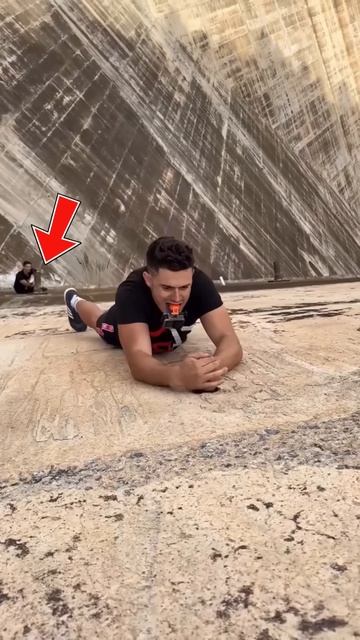 This man is brave #shortsvideo
