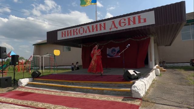 "Край ты мой березовый", исполняет  Елена  Бирюкова.