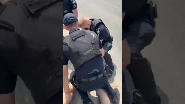 🇺🇦Бедняга пересмотрел кино и ждал адвоката, не зная, что тот не приедет, так как…🔽🔽🔽