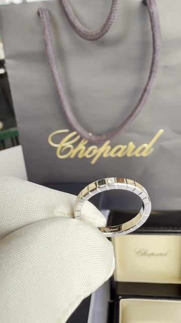 Обручальное кольцо Chopard IceCube из белого золота 18 карат , с одним бриллиантом круглой огранки