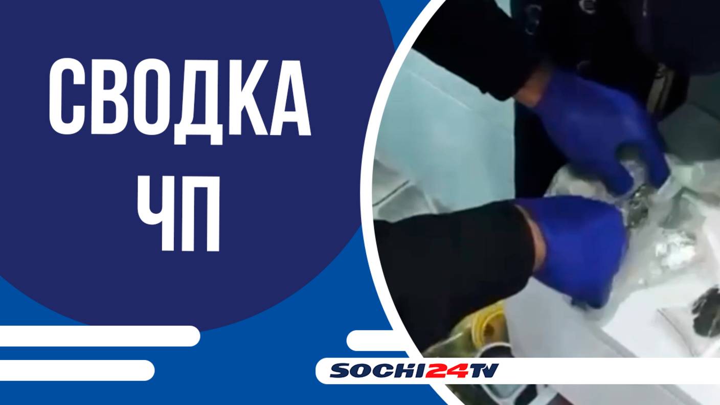 детскую коляску с ребёнком зажало между кабинкой подъёмника и платформой на высоте 960 метров!