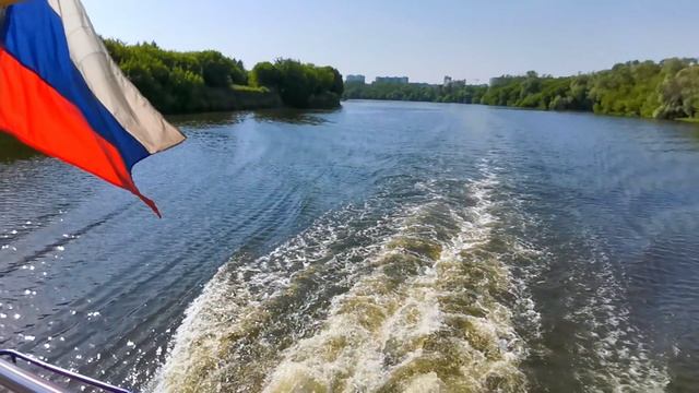 Речная прогулка по Москве-реке: живописные виды Коломенского с борта теплохода