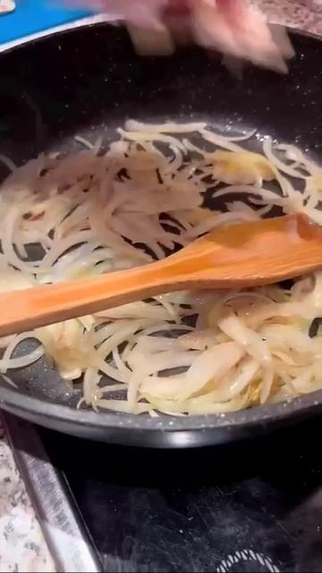 Драники в горшочке - необычное блюдо , но очень вкусное и легко готовится , так что сохраняем и гото