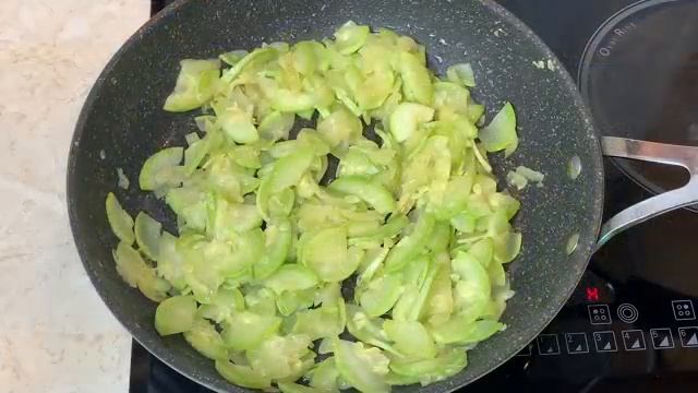 Запеканка из Кабачков на сковороде. Вкусно. Просто и Быстро. Жареные кабачки!