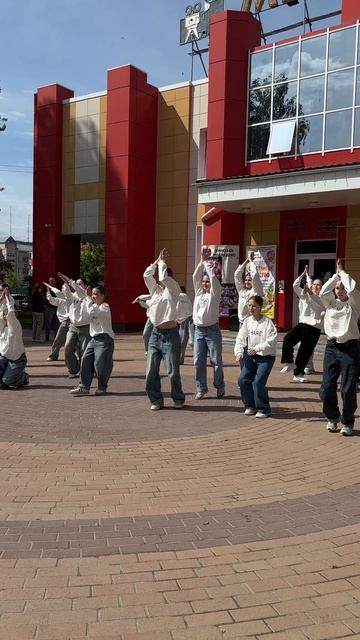 Вот так сегодня меня встречала студия танца «Позитив» в поселке Медведево 🔥