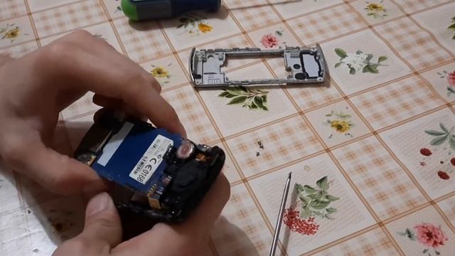 44. Телефон SAMSUNG GT-C3011. SAMSUNG GT-C3011 phone.
