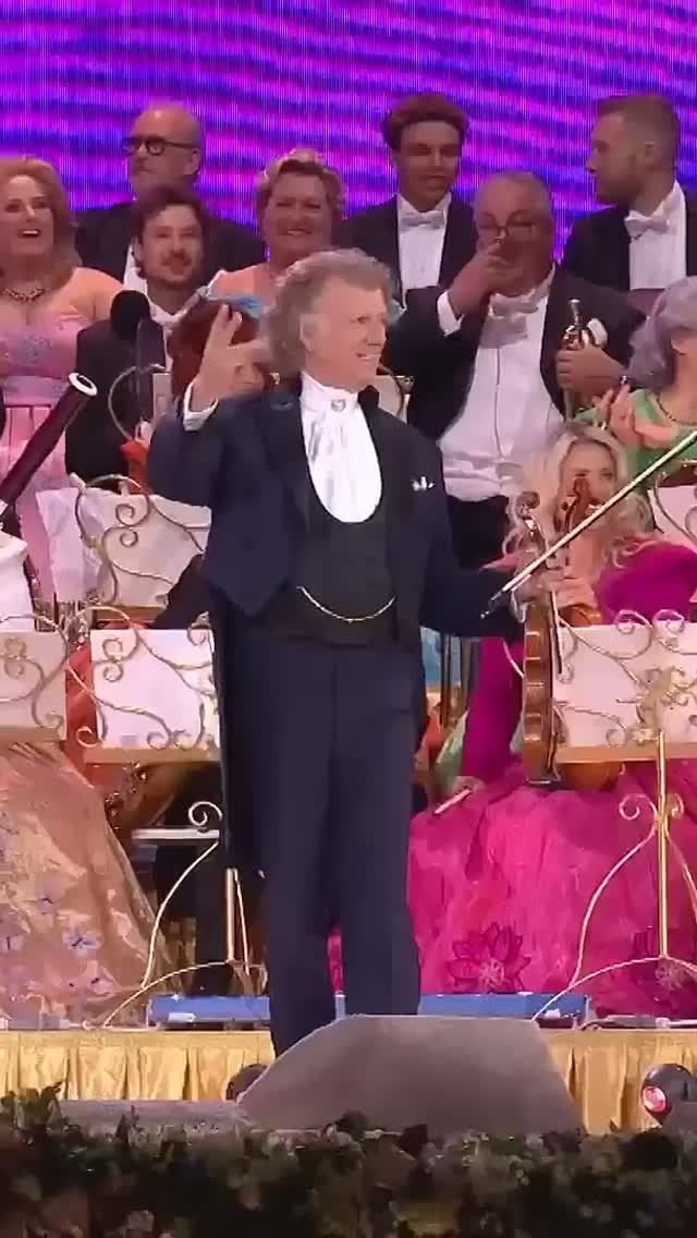 From classical to crazy! Last nights concert transformed into a Dutch celebration after their win!