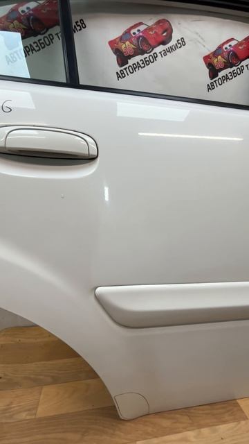 F966 Задняя правая дверь