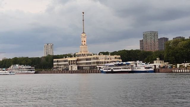 Переправа на Химкинском водохранилище