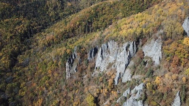 Пожелтевшие Чёртовы ворота