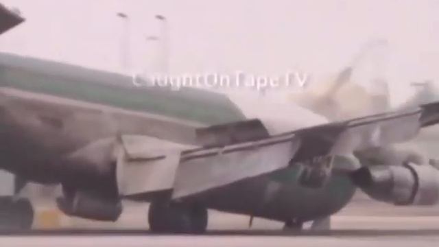 мастерство  пилота при посадке без передней стойки.