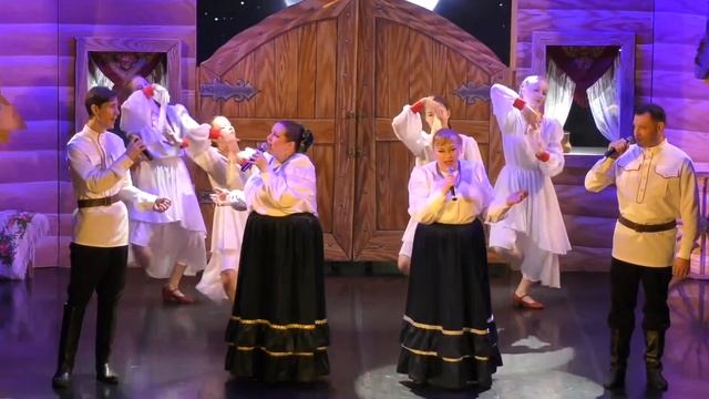 ЛУНА ПОВИСЛА НАД ОКОЛИЦЕЙ - ЛАЗУРИЦА