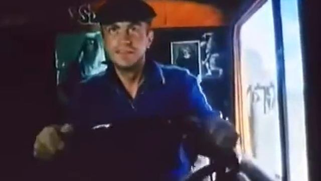 Приговоренный (1990) - truck crash scene