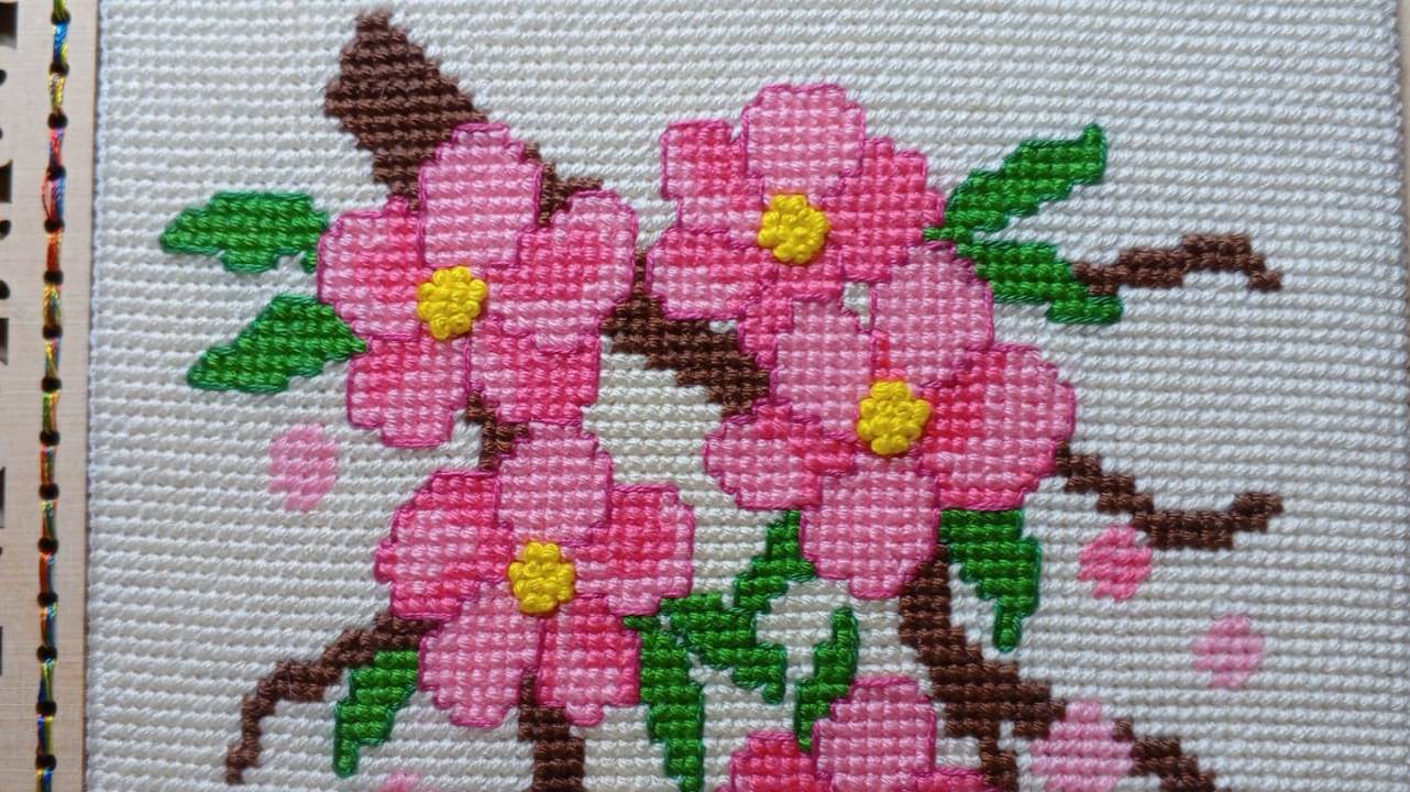 Вышивка от Катюши/Веточка сакуры, моя авторская вышивка